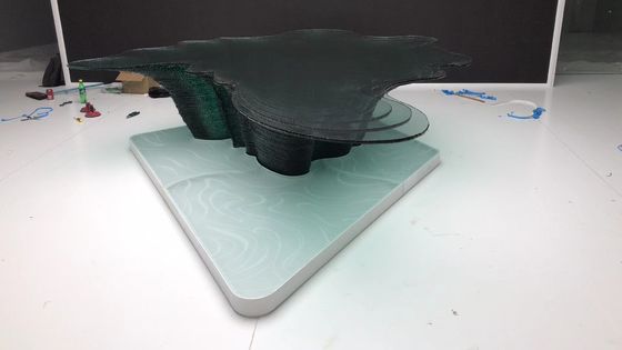 Fogo - vidro dado forma irregular monolítico das artes finalas resistentes