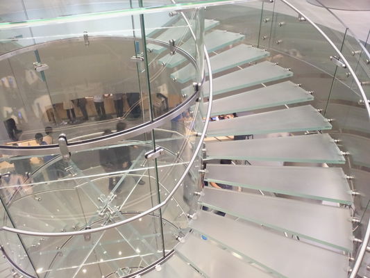 A balaustrada Frameless transparente curvou o vidro laminado