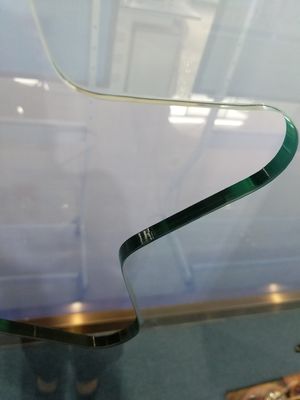 O costume perfilado de 8mm cortou as placas de vidro para o logotipo da loja