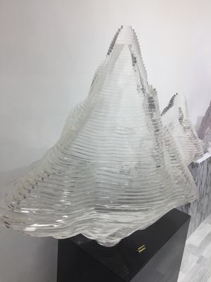A decoração Artisitc do escritório procura água com varinha de rabdomante anunciou Crystal Acrylic Glass
