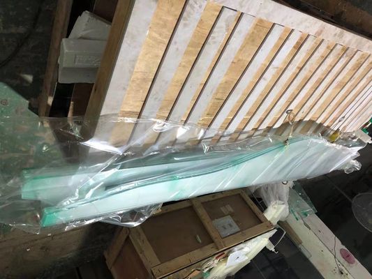 A separação decorativa endurecida laminou o vidro dado forma irregular